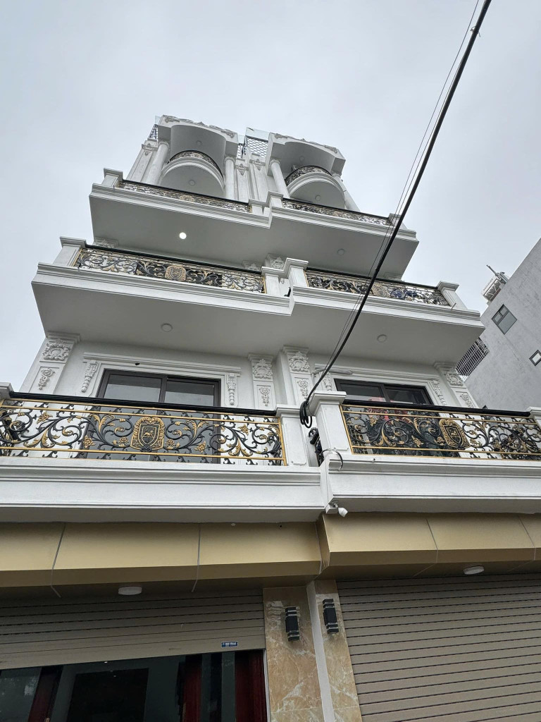 Đức Giang,Long Biên nhà mới ở ngay gara ô tô thang máy DT40m2 giá 11 tỷ