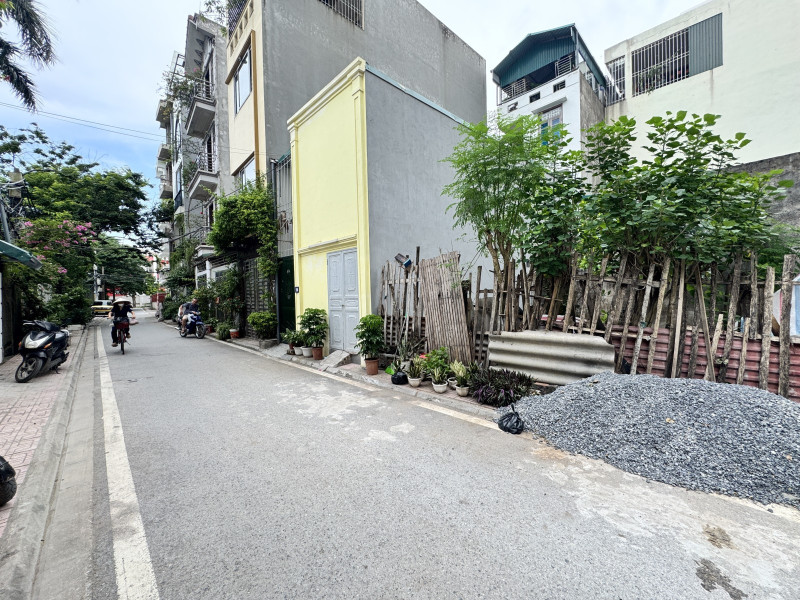 Bán đất Đức Giang (LB) 33m, mt 4.9m, giá 6.9 tỷ