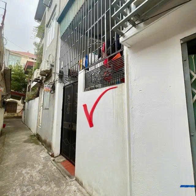 Bán nhà Đức Giang, Việt Hưng 32m²  5Tỷ85 Ngõ Thông, Cách Ô tô 20m, Gần Công Viên