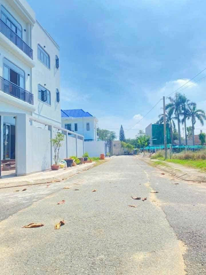 Bán lo đất đường nhựa 7m, DT 10x16m, giá 4.85 tỷ