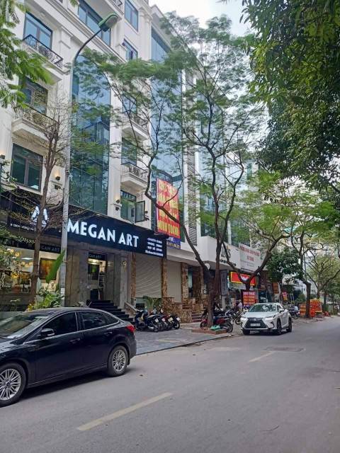 Bán nhà mặt phố Q Cầu Giấy, 2 mặt thoáng, 50m chỉ 23 tỷ