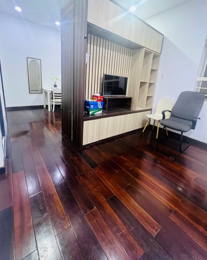 CHO THUÊ CĂN HỘ DỊCH VỤ 1PN – TÁCH BẾP – HẺM XE TẢI – GẦN VÒNG XOAY HOÀNG VĂN THỤ