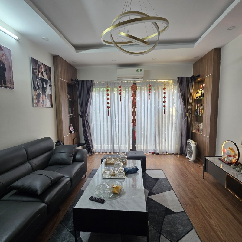 Chỉ 10 Tỷ có nhà sd 52m2 6 Tầng, Vị Trí VIP Dương Quàng Hàm  Ở  Nhà Đẹp - Ngõ Thẳng, Gần Oto