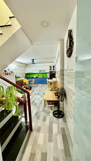 Bán Gấp Nhà Mặt Tiền Dương Thị Mười, Quận 12, Dt 4m x 27m Gía 10,7 tỷ còn thương lượng