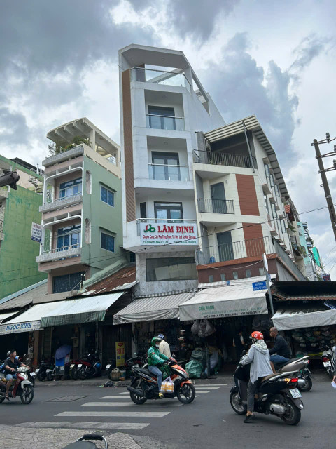 Chính Chủ Bán Mặt Tiền 126 Dương Tử Giang, P.12, Q.5. DT: (3.5 x 16.6m), Giá Chỉ 24 Tỷ. Liên Hệ: O981.699.932