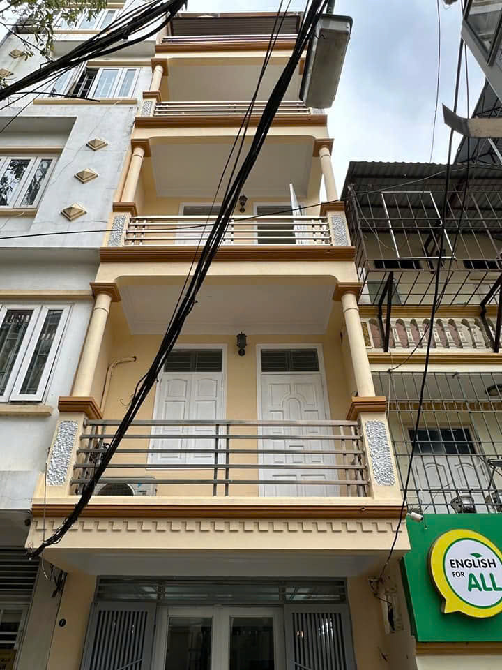 Cho thuê nhà ngõ 151 Dương Văn Bé, 45m2 x 5 tầng, 6 ngủ, 17 triệu KD online, VP, ở hộ gđ