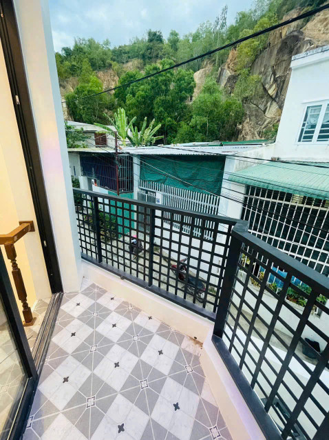 Bán căn góc hẻm oto Dương Văn Nga chỉ hơn  2 Tỷ