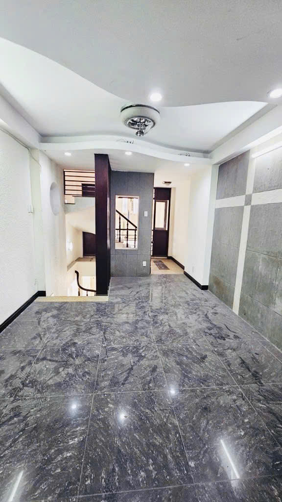 MT KINH DOANH DUY TÂN PHÚ NHUẬN - 42M2, 5 TẦNG - CHO THUÊ 35TR/ THÁNG - GIÁ 13.5 TỶ