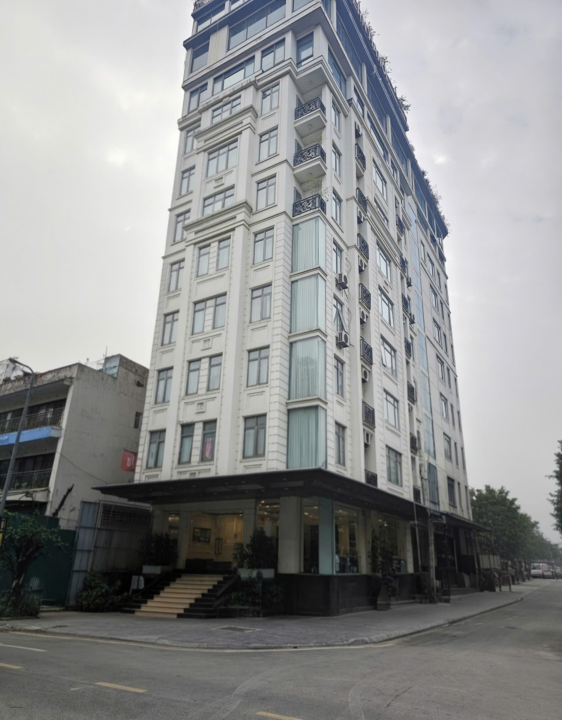 Cho thuê nhà căn góc, Duy Tân, Thành Thái, Trần Thái Tông; 265m2* 11T