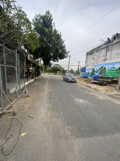 Gấp  Bán nhà mặt tiền tiện kinh doanh , 170m2 full thổ. Phú Hòa .Tp.Thủ Dầu Một. Bình Dương