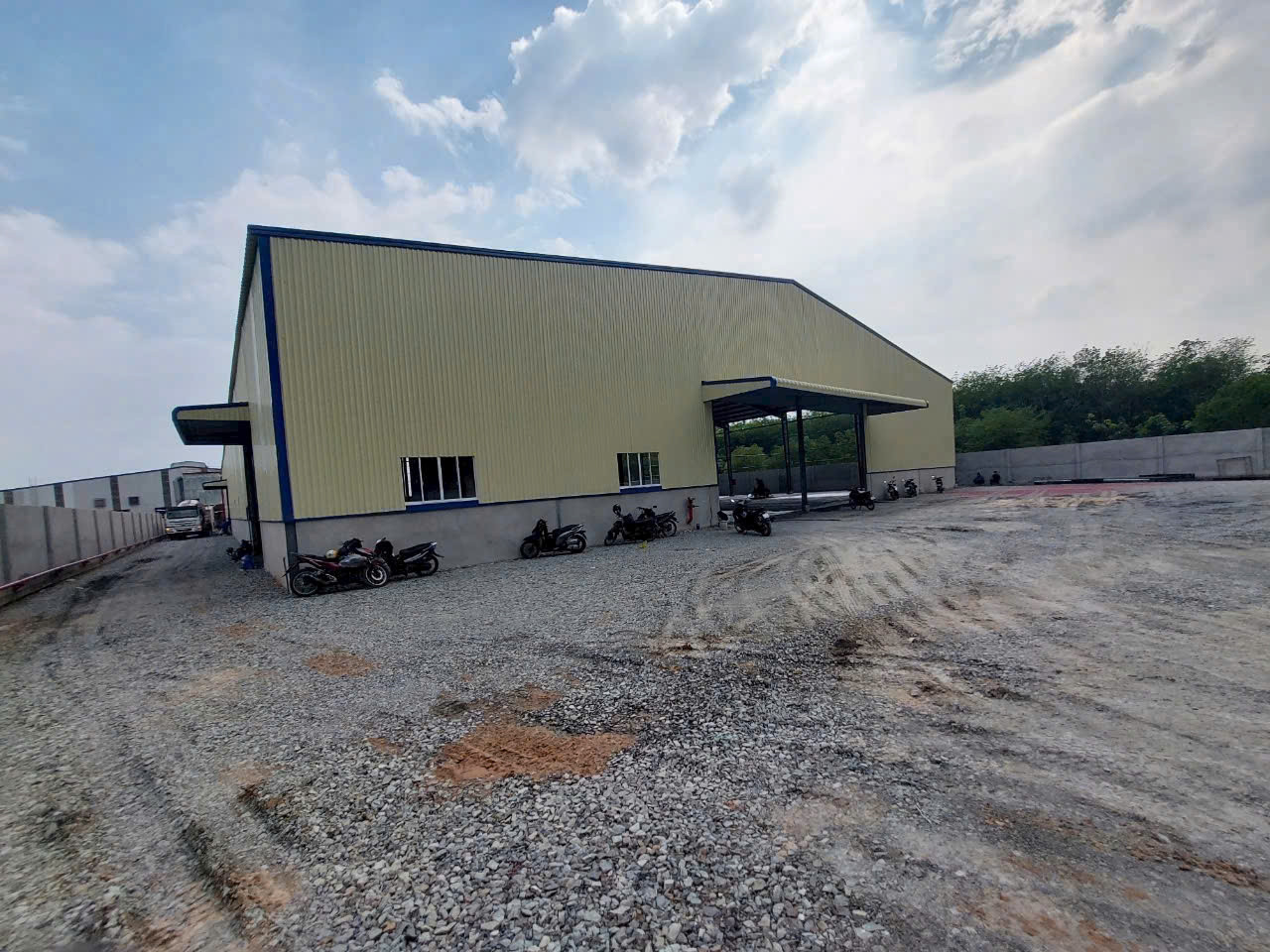 Cho Thuê 4.500m2 Nhà Xưởng Mới Tại Bến Cát Bình Dương