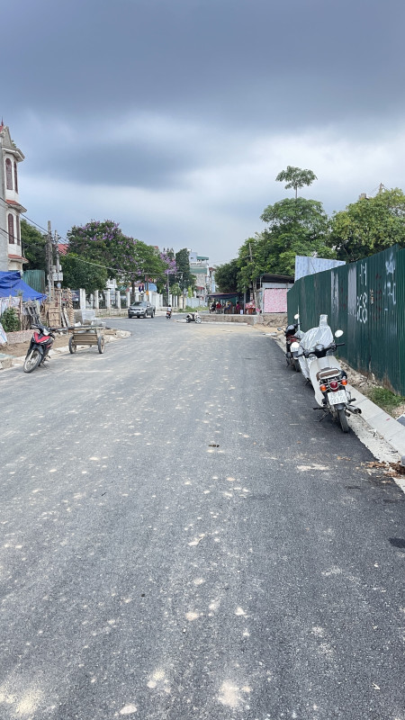 Bán nhà Gia Quất (Long Biên) 60m, Cấp 4, mt 3.3m, giá 15.8 tỷ