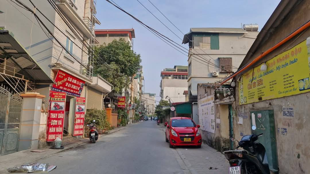 Bán nhà C4 Thượng Thanh, Long Biên diện tích 60m2 mặt tiền 4.8m, đường ô tô tránh, giá chỉ 4,5 tỷ