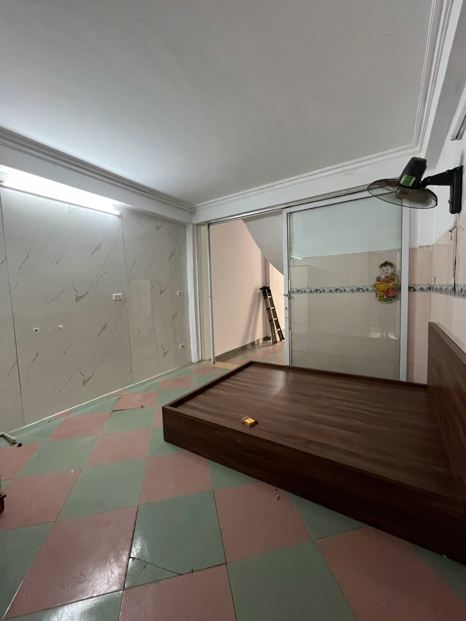 Cho thuê nhà ngõ 1197 Giải Phóng, 4 tầng x 40m2, 6 ngủ, có cho làm CHDV 15 Triệu