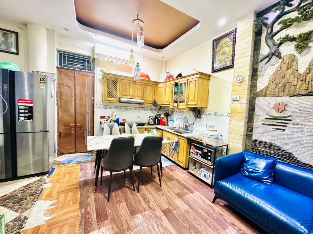 BÁN NHÀ 5 TẦNG PHỐ GIẢI PHÓNG - HOÀNG MAI - 8 TỶ HƠN - SỔ ĐỎ CHÍNH CHỦ