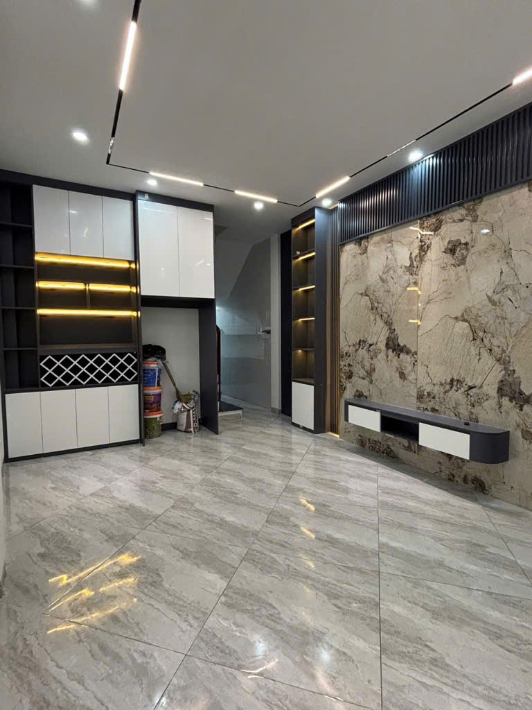 Bán nhà đường Giải Phóng - 35m2 5 tầng - nhà mới full nội thất - nhỉnh 6 tỷ