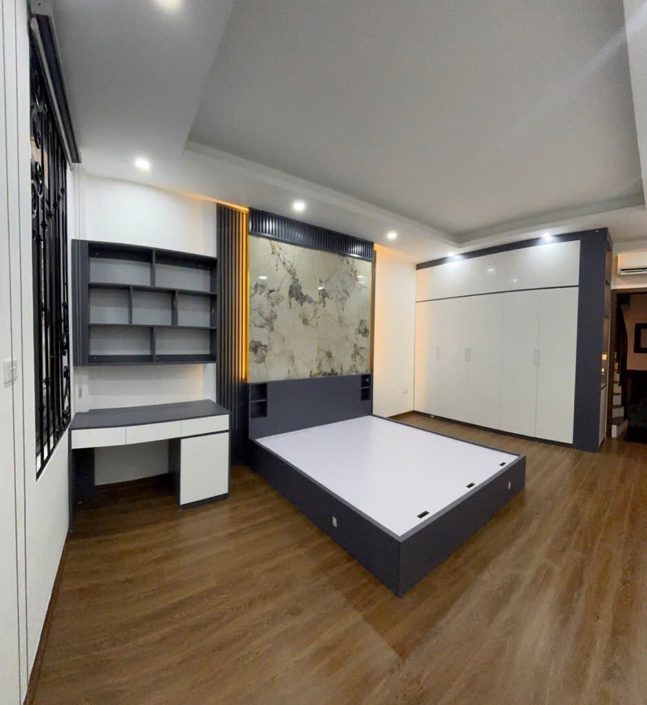 GIẢI PHÓNG- PHÂN LÔ- HAI THOÁNG-MỚI FULL NỘI THẤT NHẬP KHẨU-DT40m x 5 TẦNG, QUANH 6 TỶ