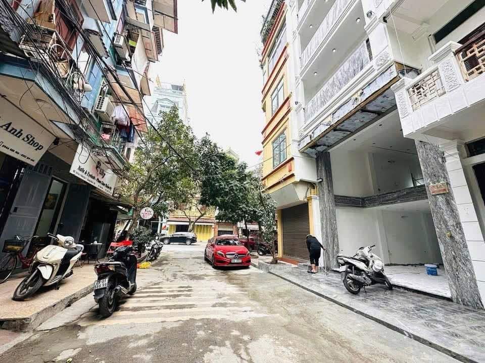 Hiếm, Giải phóng, Hoàng Mai, nhà xây mới, 7 tầng thang máy, ô tô vào nhà, 80m2, 25.7 tỷ