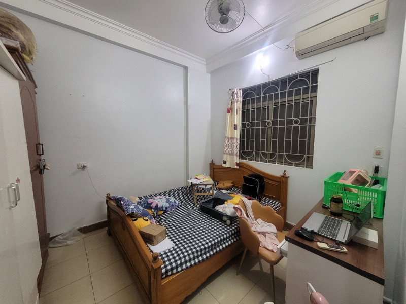 Bán nhà đường Giải Phóng, Thanh Xuân, nhà dân xây, lô góc, ngõ nông, gần phố