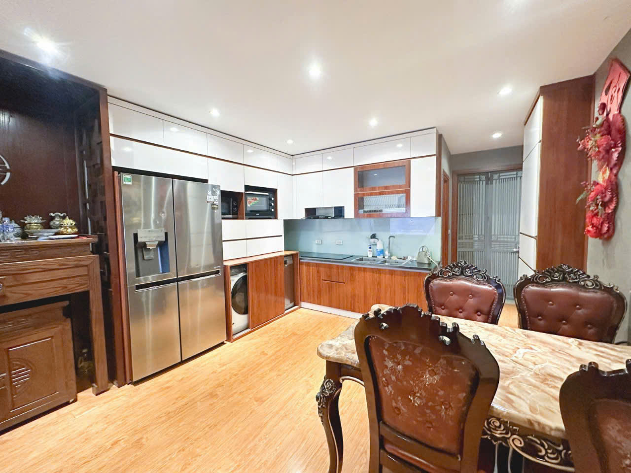 Bán nhà Trần Huy Liệu 40/70 Tầng 2, mt 5m , 4.8 tỷ Ba Đình- VỊ TRÍ VIP VIEW HỒ - THANG MÁY-  FULL NỘI THẤT