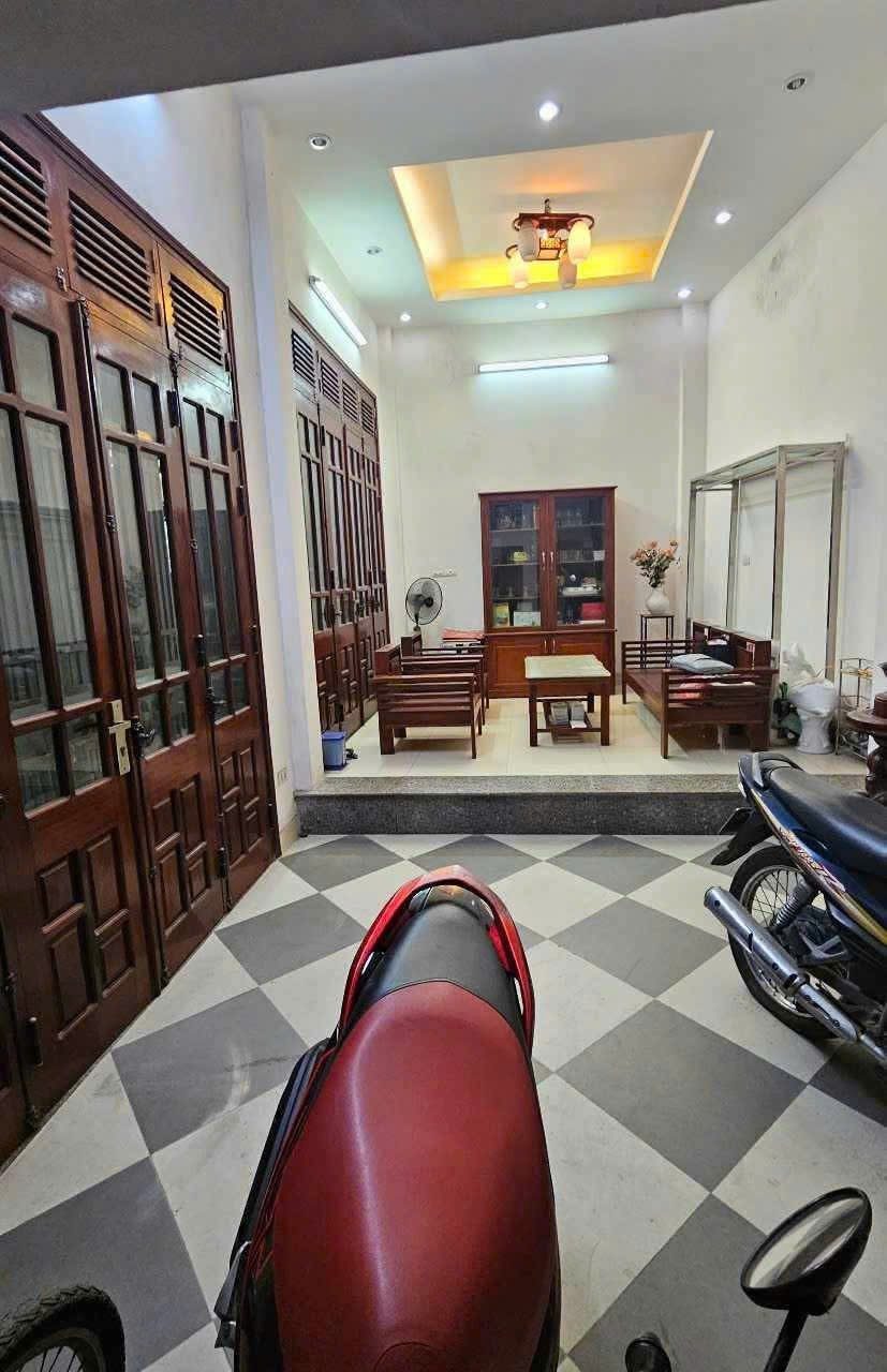 Cho Thuê Nhà Ngõ 325 Giảng Võ 50M² 4 Tầng 4 Ngủ, Full Đồ - Giá Thuê 15tr