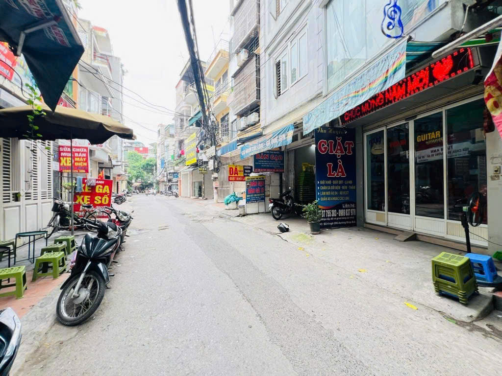 Chị gái tôi cần bán nhà Mặt Ngõ Giáp Bát 82m 5 tầng Thang máy. Kinh Doanh Ô TÔ VÀO NHÀ chỉ 15 tỷ 4