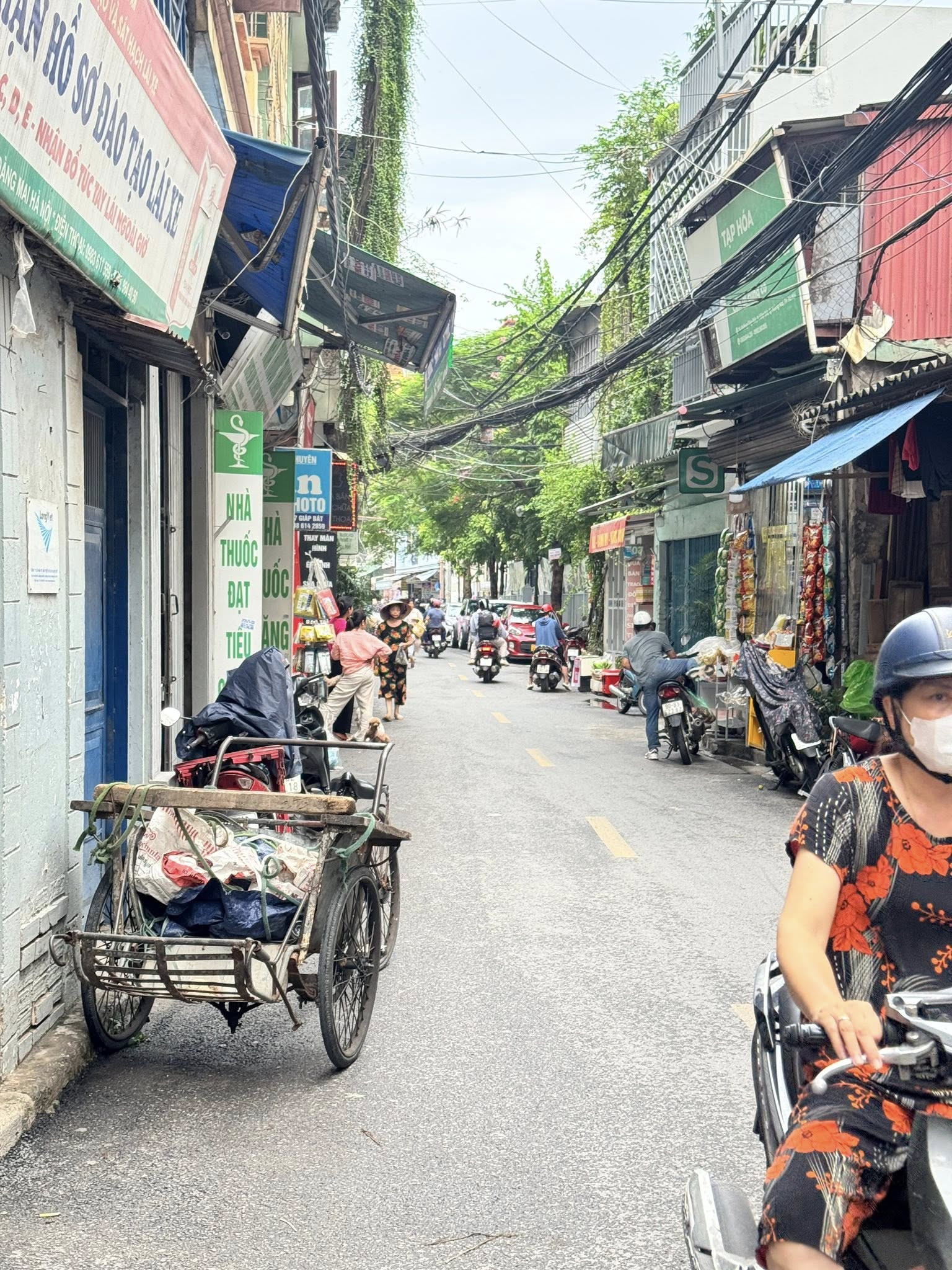 BÁN NHÀ MẶT ĐƯỜNG GIÁP BÁT. 70M2 - 5 TẦNG. GARA Ô TÔ. KINH DOANH.