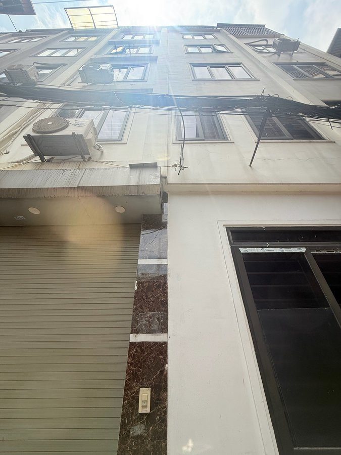 Bán Nhà Giáp Bát. Hoàng Mai. Lô Góc. DT 40m2. MT 8m. 5 Tầng. Giá 9.25 Tỷ.