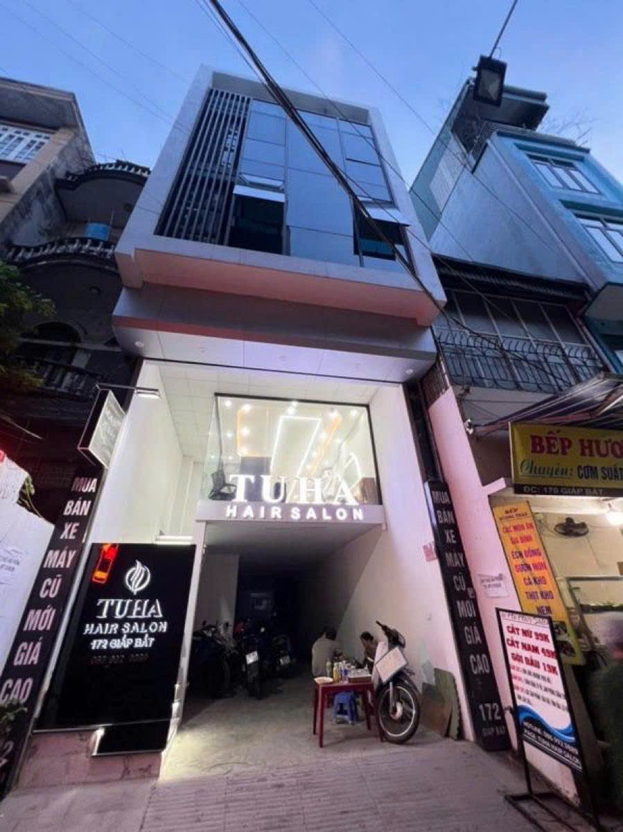 BÁN TÒA NHÀ CHDV MẶT ĐƯỜNG GIÁP BÁT. 120M2 - 8 TẦNG. THANG MÁY. KINH DOANH.