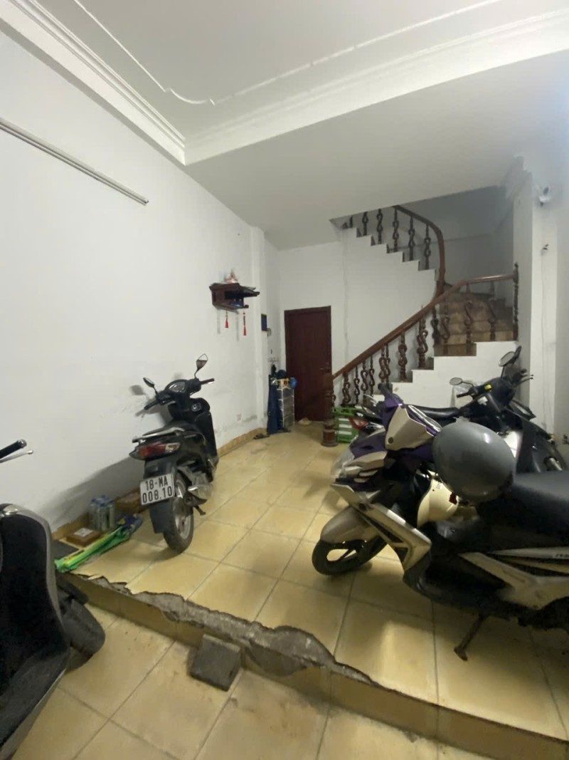 NHÀ 5 TẦNG GIÁP BÁT – DÒNG TIỀN 200TR/NĂM – MUA LÀ KHAI THÁC NGAY