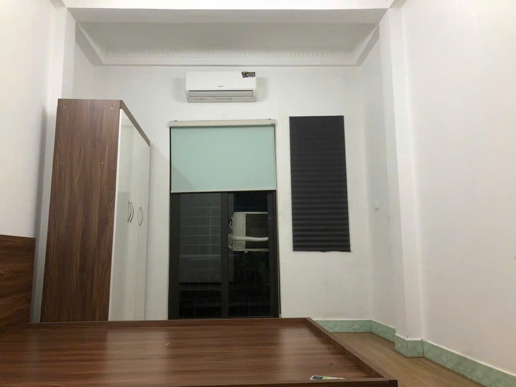 Cho thuê gấp lâu dài giá rẻ nguyên căn Giáp Nhị 52m, 5 tầng, mặt tiền 5.3m, 13.5 tr/th, Hoàng Mai.