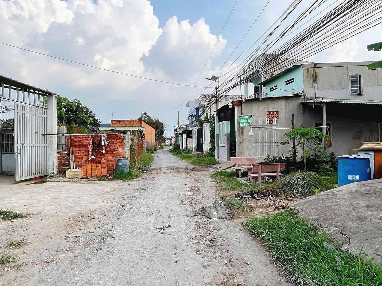 bán gấp đất ngay ngã 3 mỹ hạnh ấp tràm lạc mỹ hạnh bắc