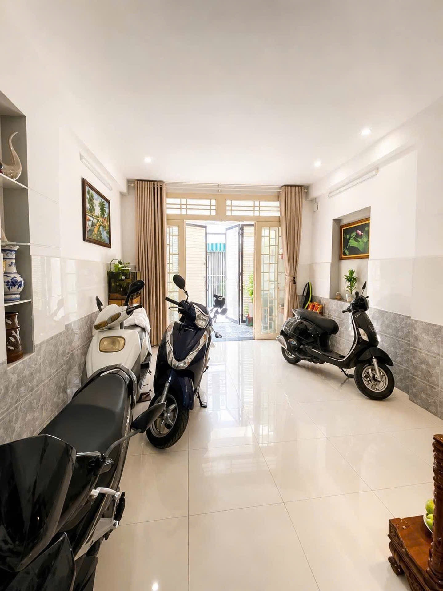 HXH LẠC LONG QUÂN – NHÀ ĐẸP 4 TẦNG – BẢY HIỀN – CHỈ 9.3 TỶ