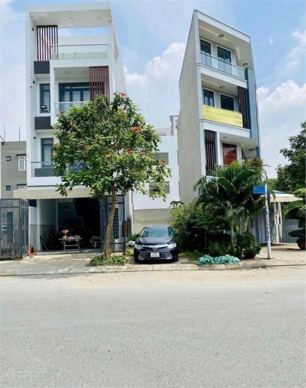 Đất nền mặt tiền kinh doanh Dĩ An, Bình Dương 80m2 ngay siêu thị Go, chủ 6ty6