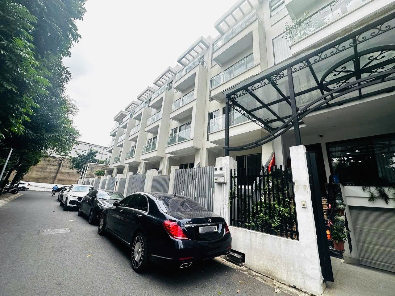 Giảm sốc 2 tỷ! Bán Nhà Liền Kề Hạ Đình, Thanh Xuân 110m, 6T, TM, có hầm, Ô tô, KDVP, ở sướng, Giá 28 tỷ 99