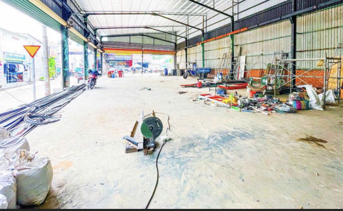 Cho thuê mặt bằng 600m2 góc đường Hà Huy Giáp Quận 12