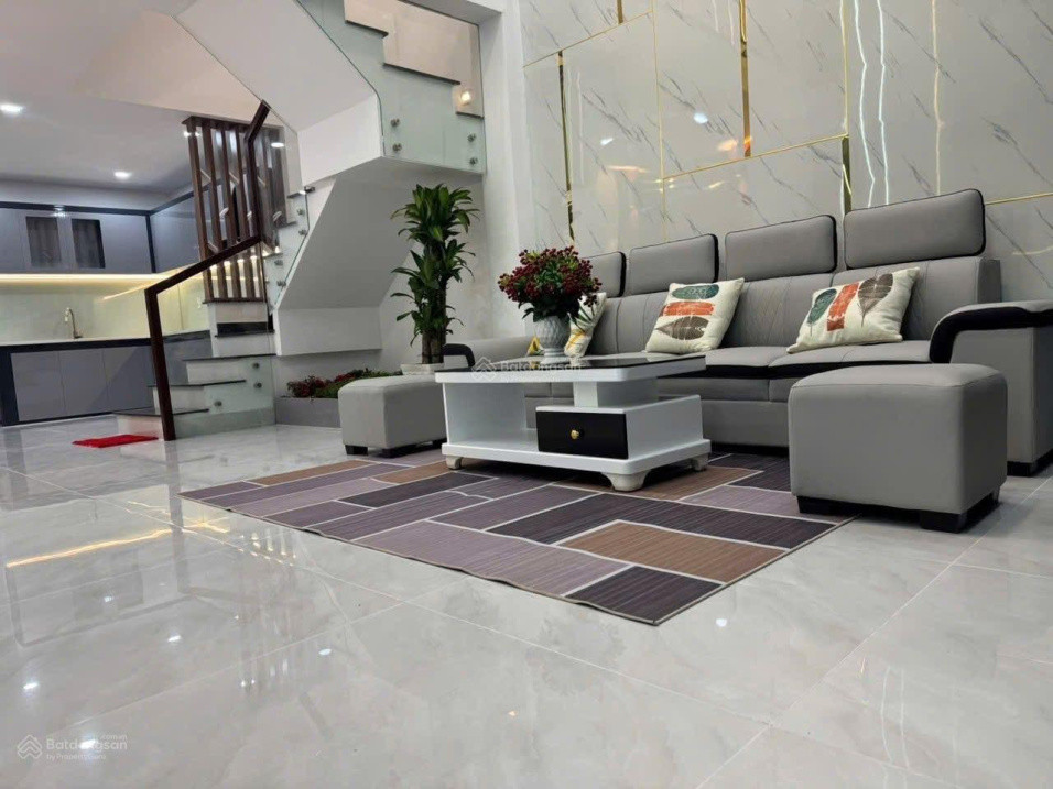 Nhà 4 lầu siêu đẹp, 5pn! Full nt xịn xò! Xe hơi ngủ trong nhà, Vị trí đẹp tuyệt!