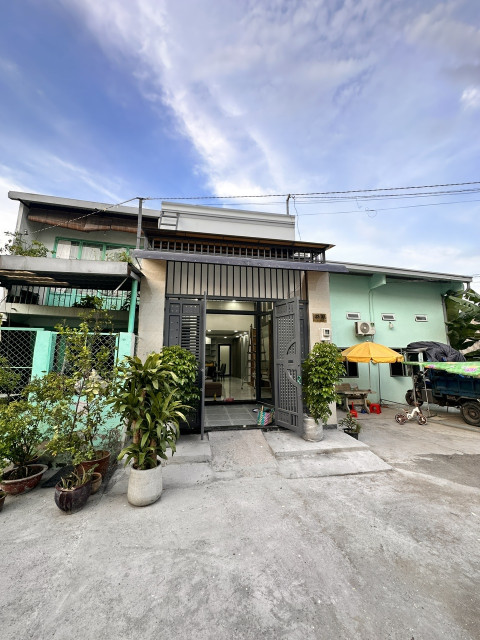 🌈Nhà Đẹp Ngã Tư Ga Quận 12- 64m2(4x16)- 3PN Full Nội Thất- HXT Chỉ 4,47tỷ💵

⛔️Mô tả chi tiết :
🍀Diện tích chuẩn ngang 4 dài 16 hoàn công 1 trệt 1 lửng 
Công năng 3PN 2WC Chủ tặng full 🍀nội thất 
🍀Hướng Tây Nam
🍀Hẻm 7M 1 trục thẳng cách Hà Huy Giáp 150m
📍V