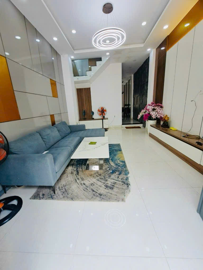 KHU NHÀ PHỐ PHÂN LÔ, NHÀ XÂY DỰNG, THIẾT KẾ HIỆN ĐẠI, SANG TRỌNG, THANG MÁY