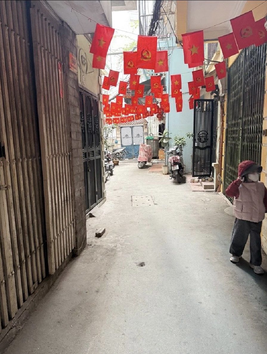 NGÕ VĂN HƯƠNG- TÔN ĐỨC THẮNG- NHÀ ĐẸP Ở NGAY - NGÕ THÔNG TỨ TUNG - GẦN Ô TÔ - 43M2-5T- GIÁ 10,5TỶ