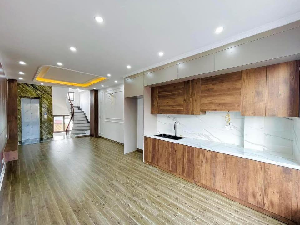 Bán nhà Hà Cầu 42m², 5 tầng, thang máy Châu Âu, giá SIÊU HỜI