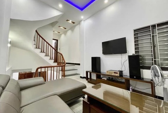 NHÀ ĐẸP  Ở NGAY  TẶNG FULL NỘI THẤT