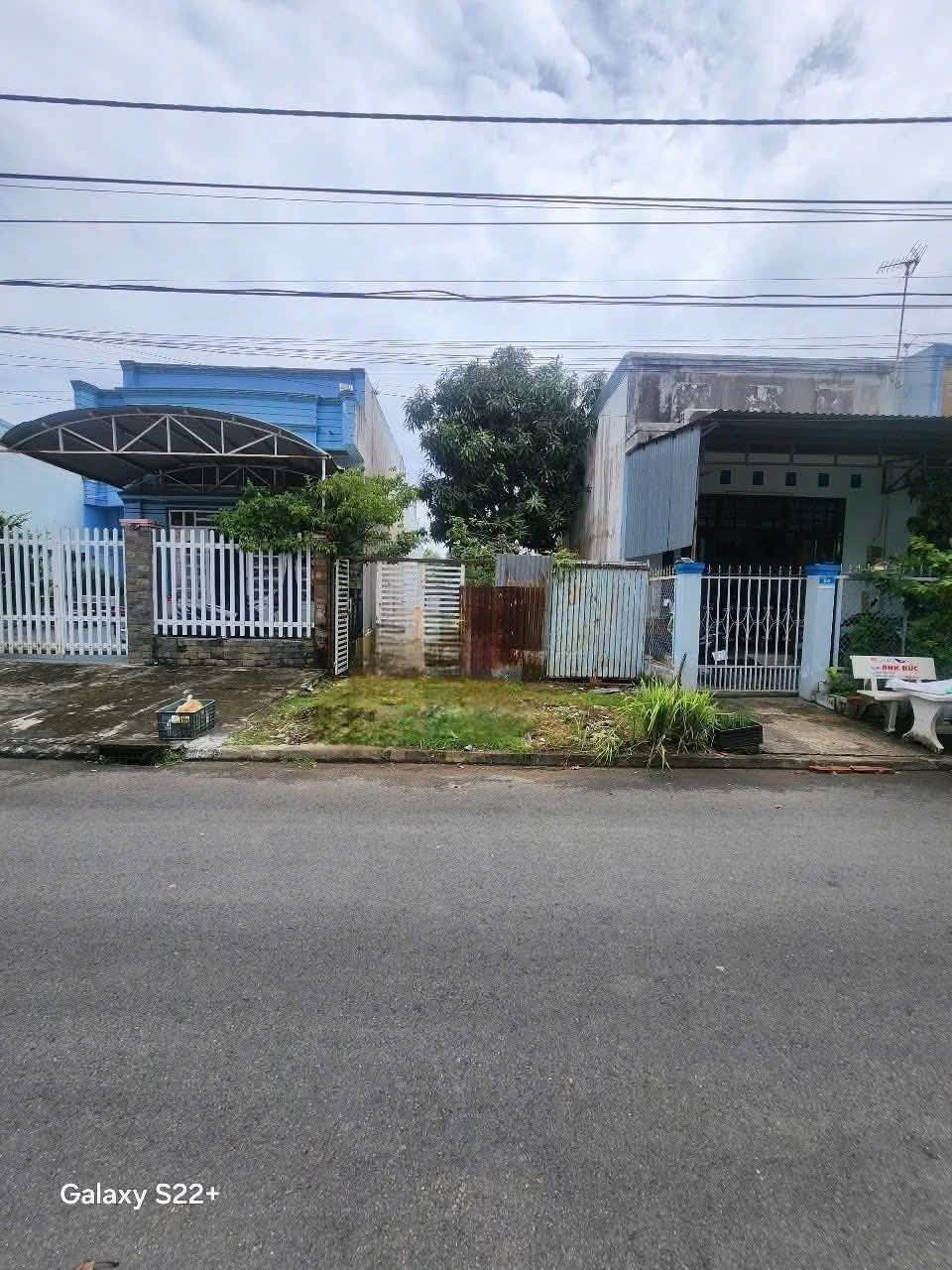 Cần tiền bán gấp lô đất gần 150m2 - Sổ hồng riêng ở gần Cầu Vượt Củ Chi ( Tân An Hội ) - Giá thương lượng 820 triệu