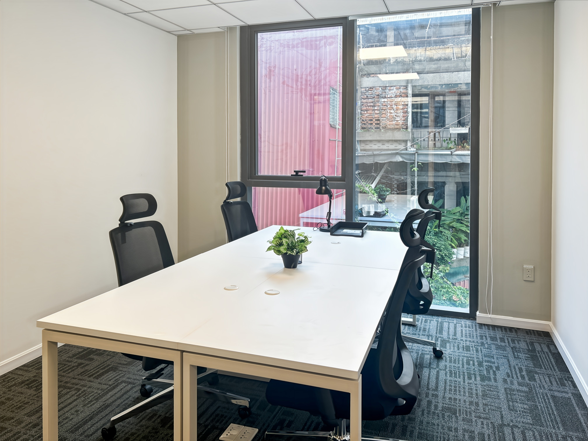 Không gian văn phòng riêng phù hợp với nhu cầu của doanh nghiệp bạn tại Regus L’Mak