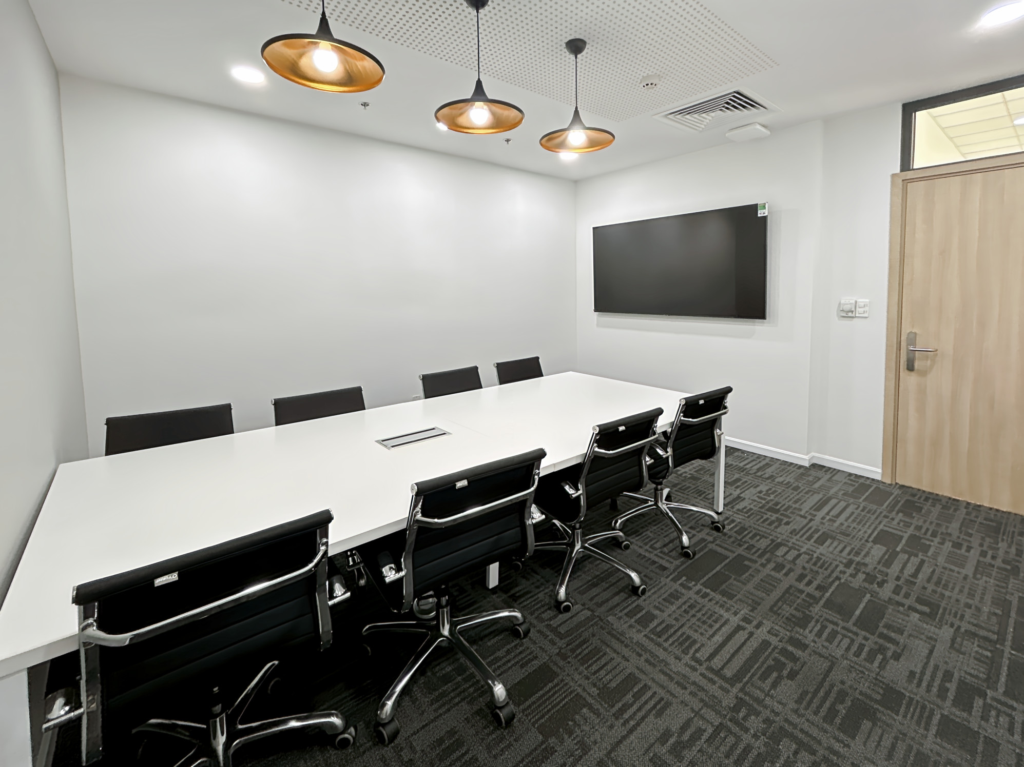 Không gian văn phòng mở cho 10+ người tại Regus L’Mak