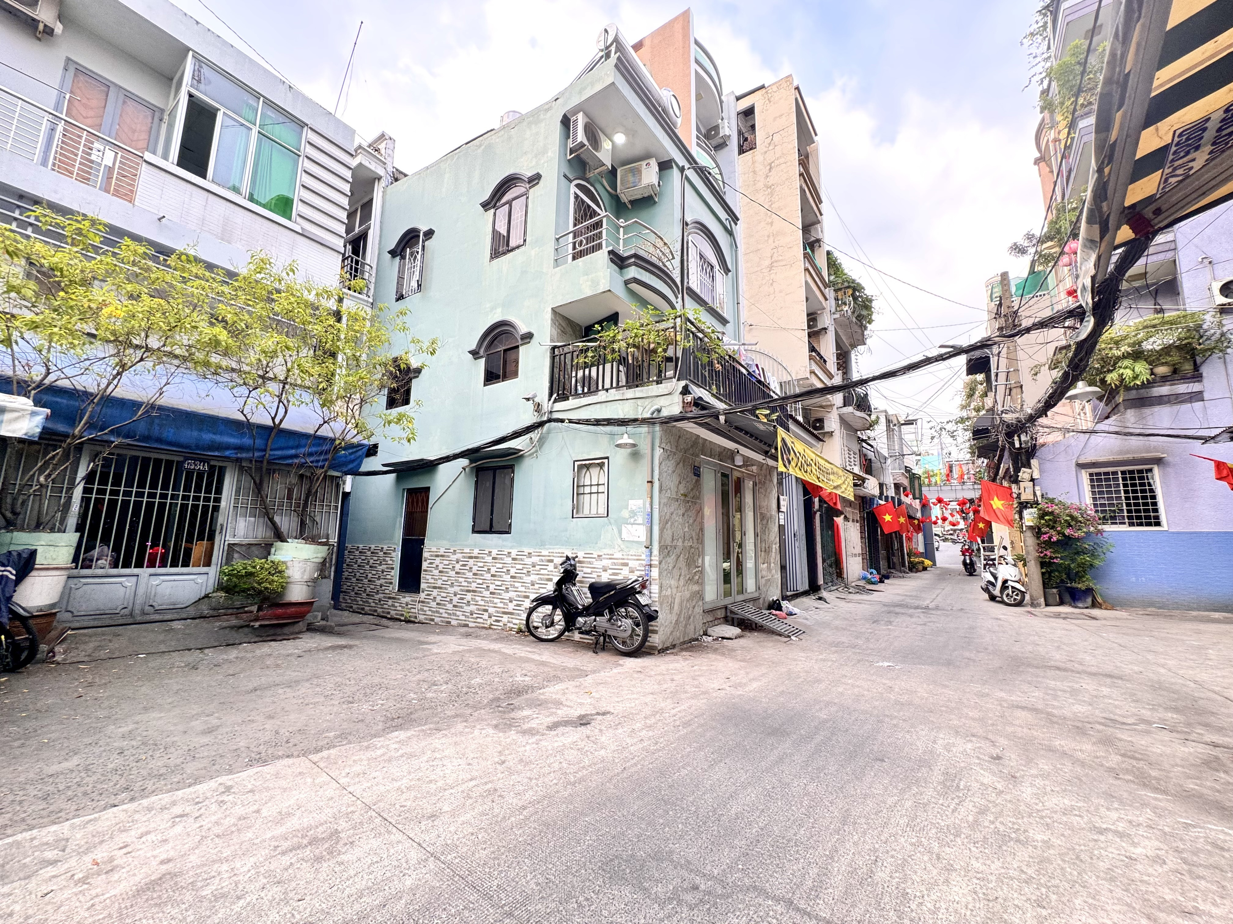 BÁN NHÀ 3 TẦNG MẶT TIỀN HẺM XE TẢI Đ.HAI BÀ TRƯNG, QUẬN 3- DT 64M2- NHÀ 2 MT TRƯỚC SAU- CHỈ 20M RA MT- 0938676685 GIANG GIANG