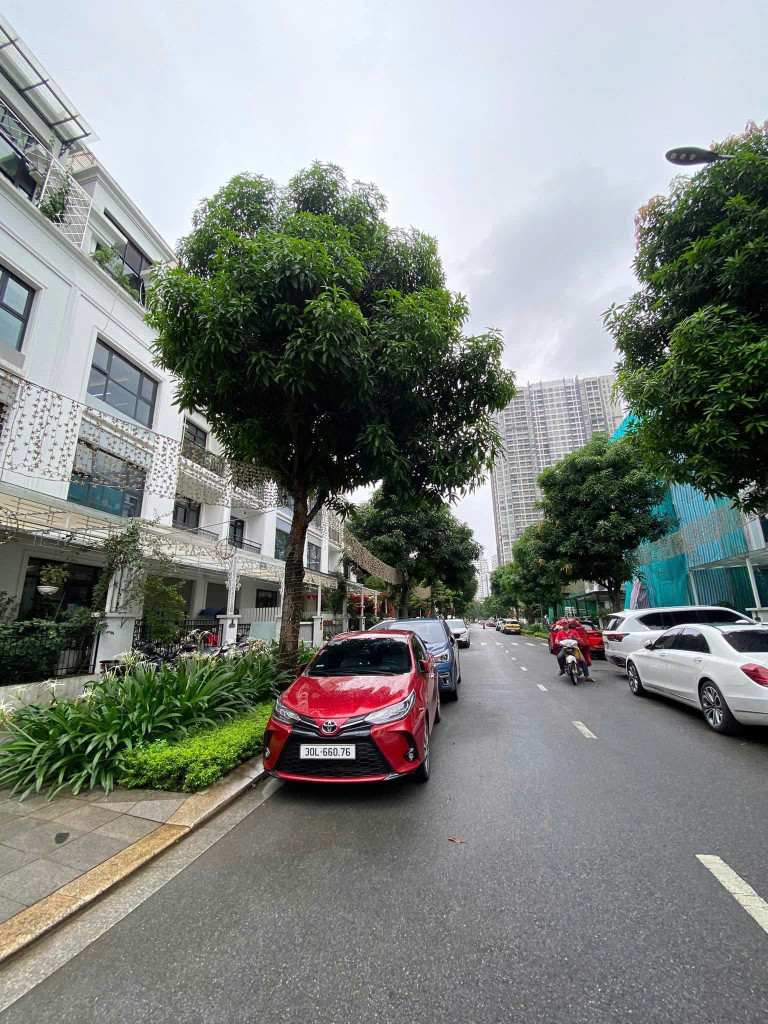 BÁN LIỀN KỀ VINHOMES GARDENIA HÀM NGHI - 156M² x 5T THANG MÁY - KINH DOANH - GIÁ 73 TỶ