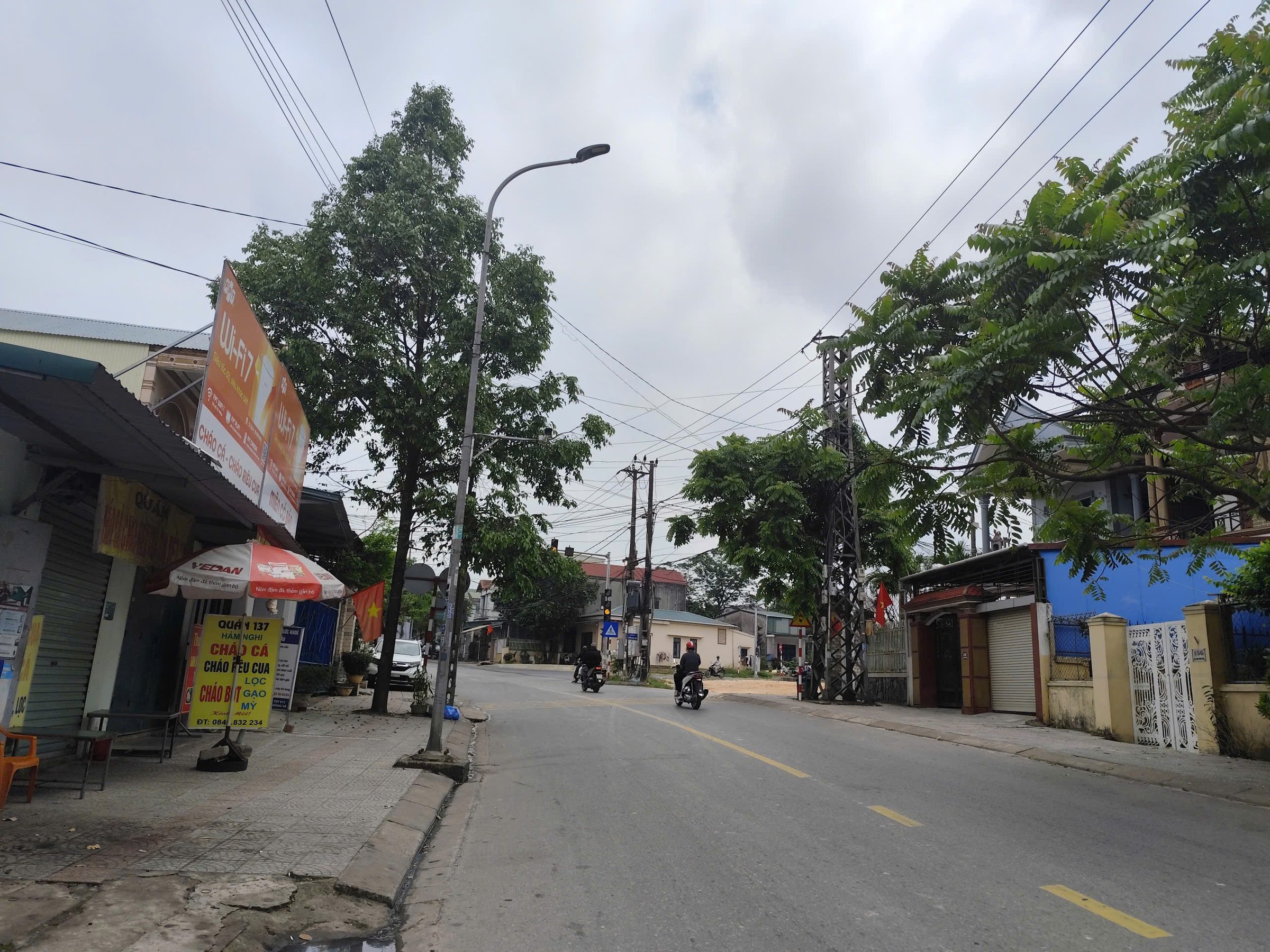 Bán đất đường Hàm Nghi tặng nhà cấp 4 và 2 kiot mới tinh cho thuê dài hạn