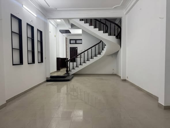 Sụp hầm Bán nhà 4 tầng 4 mê mặt tiền Hàn Thuyên- Hòa Cường đường 7m5 lề 4m đoạn đẹp