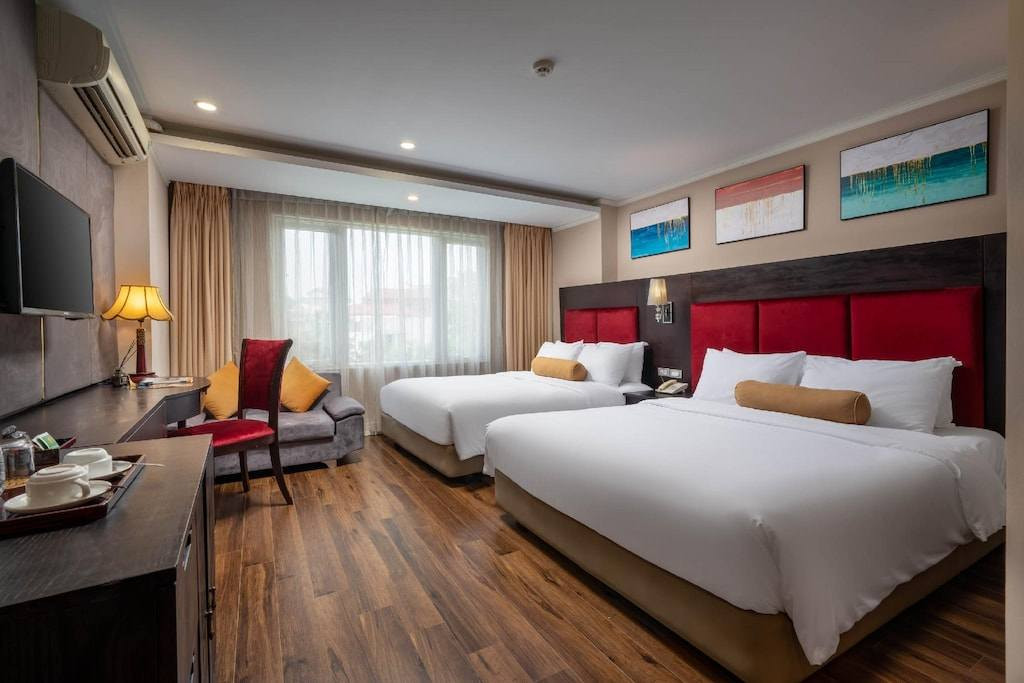 Bán khách sạn mặt phố Hàng Bông, 171m2, 10 tầng 1 hầm thang máy, mặt tiền 5.1m, 168 tỷ, kinh doanh đỉnh